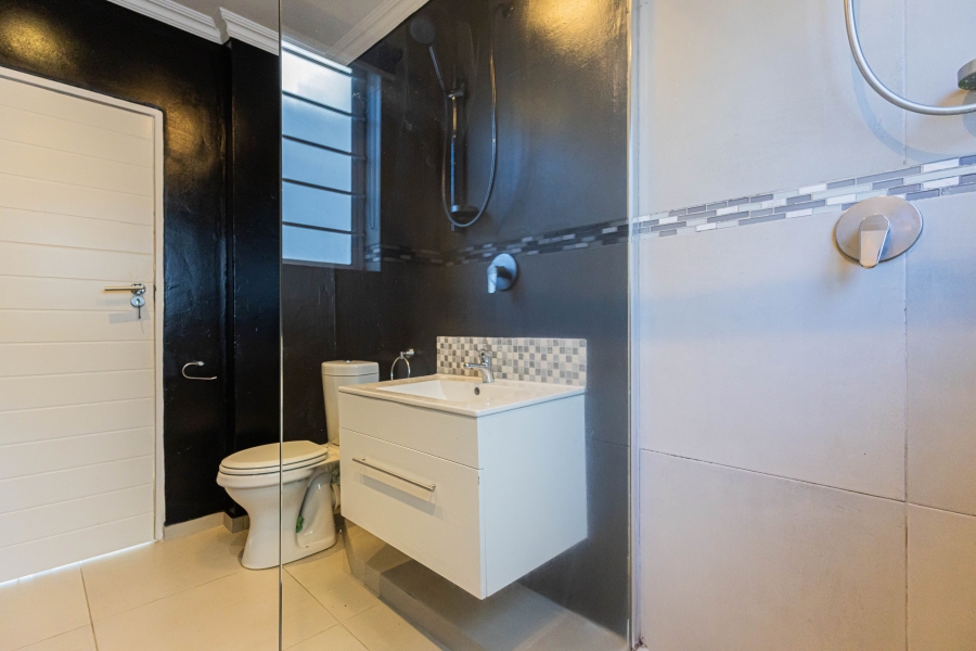 To Let 2 Bedroom Property for Rent in Camps Bay Western Cape